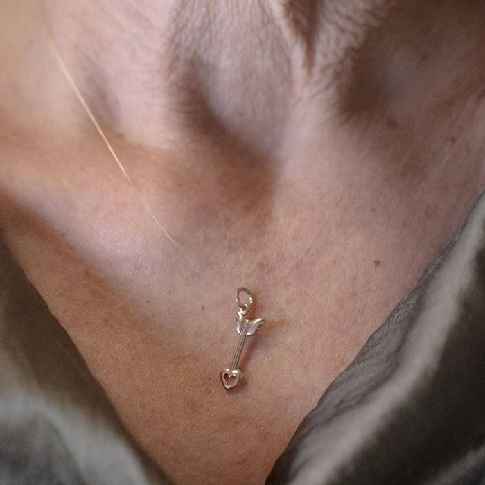 DODO love arrow pendant in Rose Gold