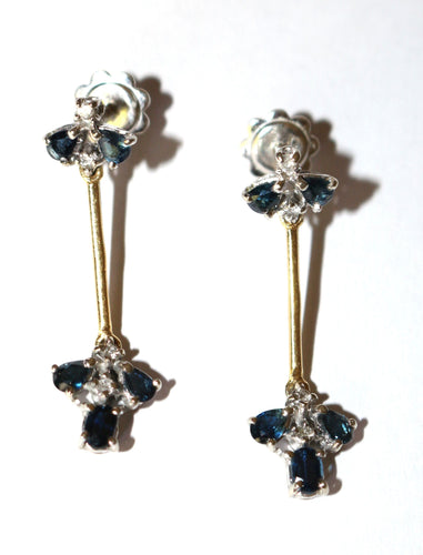 Boucles d'oreilles Paire de pendants d'oreilles 2 ors jaune, blanc avec saphirs et brillants 58 Facettes 586