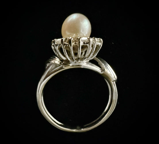 Bague 54.5 Bague or blanc sertie d'une perle blanche et diamants 58 Facettes