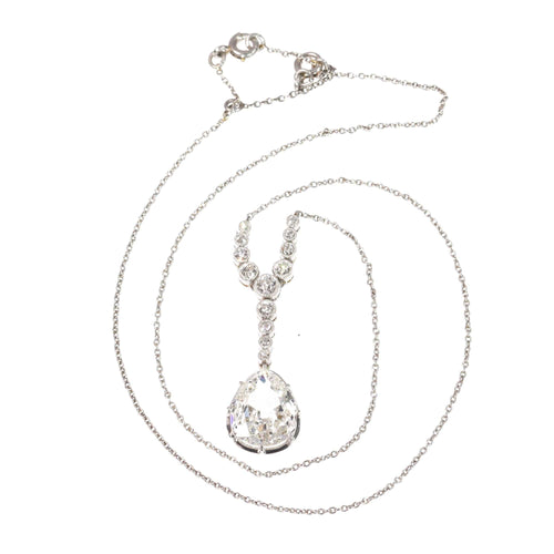 Collier Collier Art déco en platine avec diamant en forme de poire, vers 1920 – Élégance intemporelle 58 Facettes 25203-0190