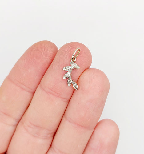 Pendentif Pendentif vintage or blanc branche fleurie et diamants 58 Facettes A06324