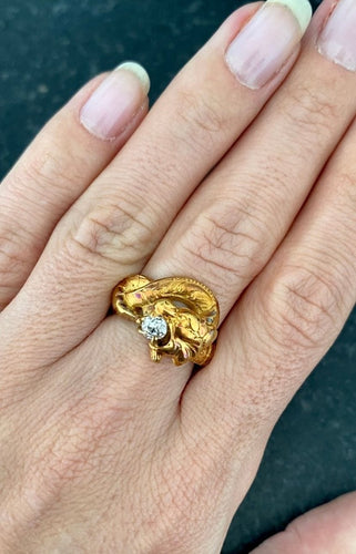 Bague 59 Bague solitaire Néo Gothique figurant une tête de chimère 58 Facettes