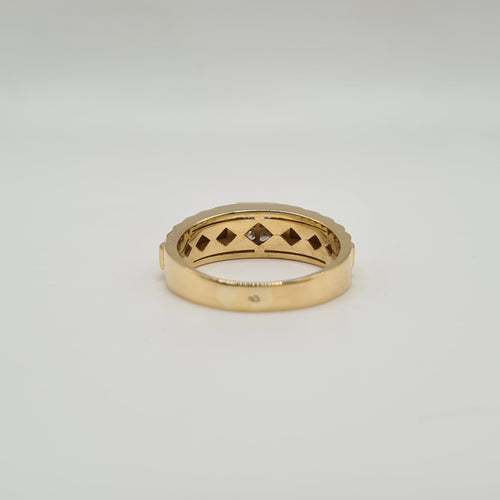 Bague 68 Bague or jaune sertie de diamants princesses 58 Facettes