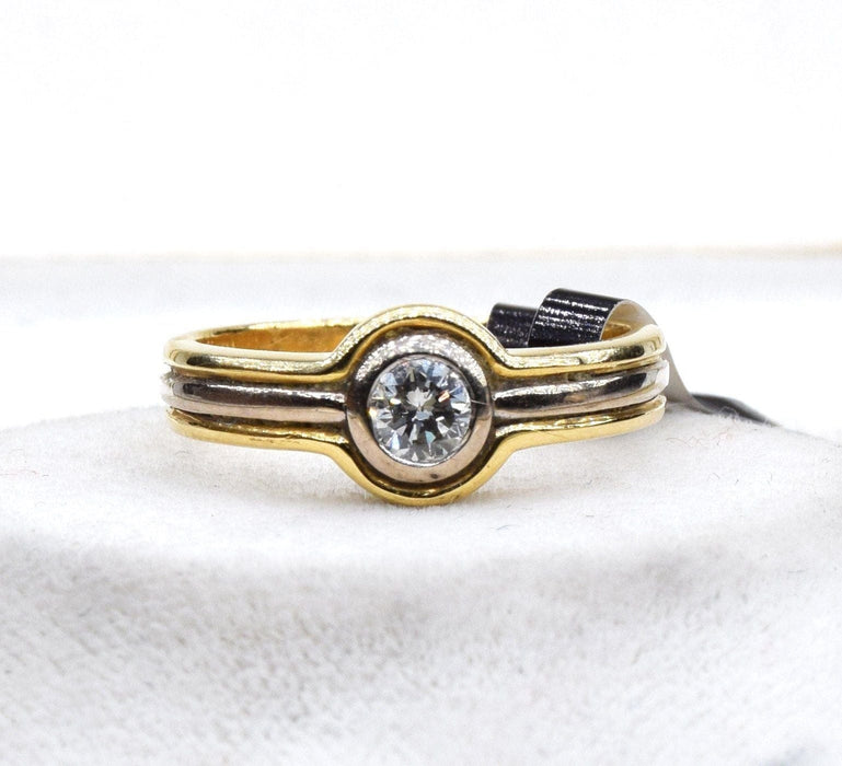 49 Bague ancienne en or et diamants 58 Facettes