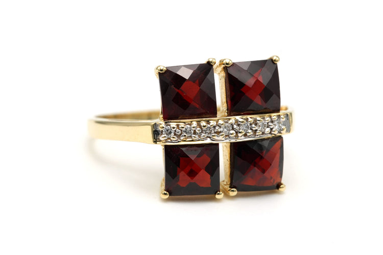 Bague 55 Bague contemporaine or jaune sertie de grenats et de diamants (+-0.035ct) 58 Facettes 22979