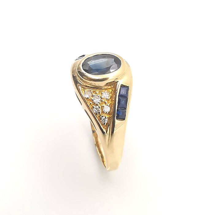 Sapphire and diamond gold ring