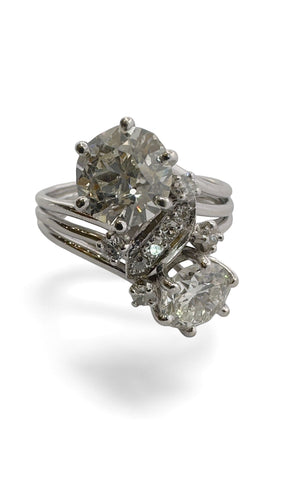 Old ring in platinum and diamonds