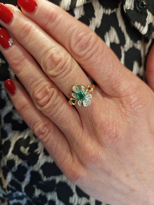 Ring Daisy emerald and diamonds