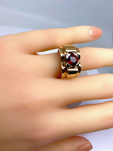 Bague Bague en or jaune 18 carats et platine sertie d’une pierre rouge , vers 1940 58 Facettes AB392