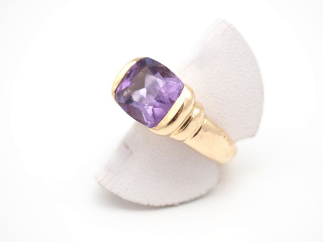 Bague 56 Bague or jaune et améthyste 58 Facettes
