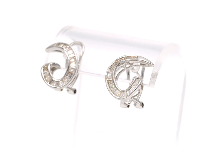 Boucles d'oreilles Boucles d'oreilles en or blanc serties de diamants 58 Facettes 22221