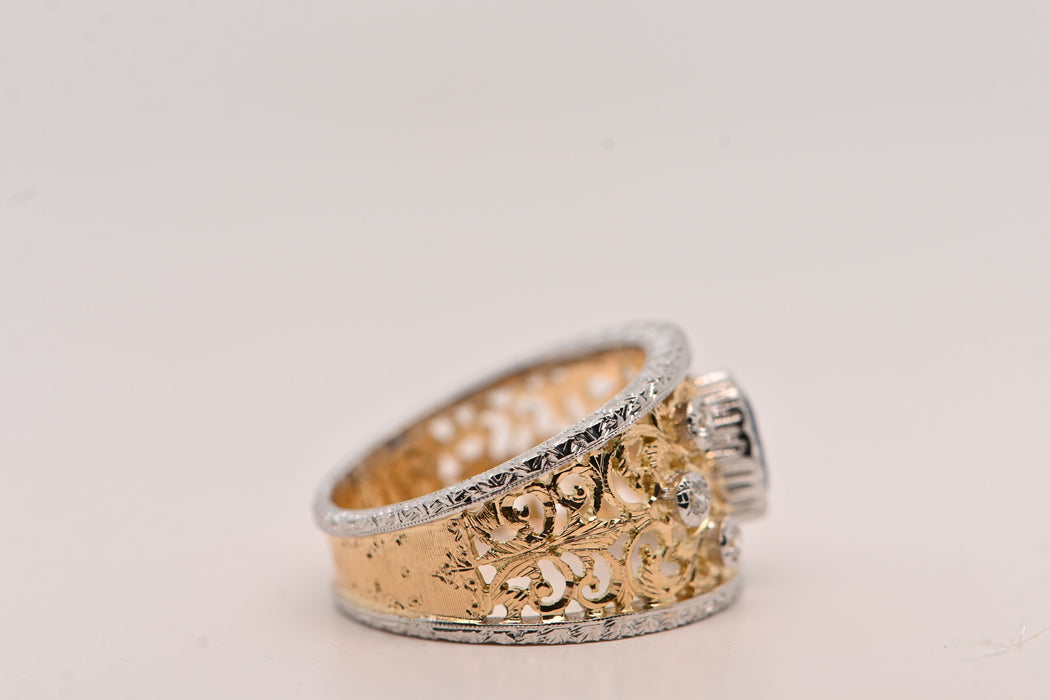 Ring Saffier 0,95 karaat, diamanten, tweekleurig goud