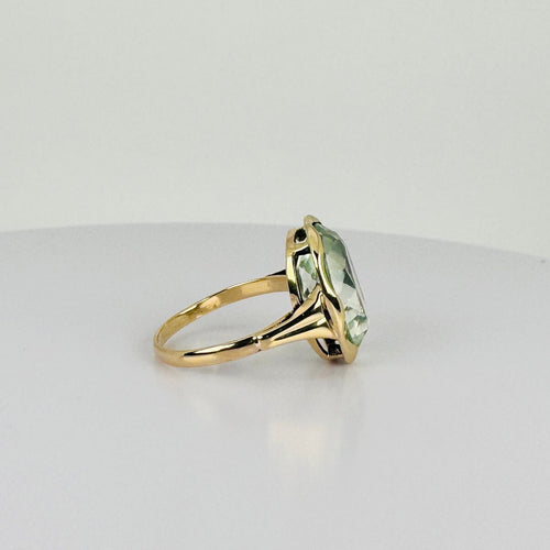 Bague 56.5 Bague solitaire en or jaune, spinelle verte ovale à facettes de 8 carats 58 Facettes 2501101