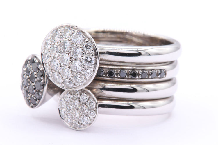 Bague 56 Bague contemporaine en or blanc sertie de diamants noirs et de diamants 58 Facettes B399