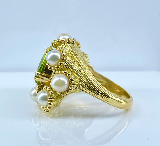 Bague 52 Bague coktail en or jaune 18 carats, péridot 3,98 ct et 9 perles 58 Facettes AB571