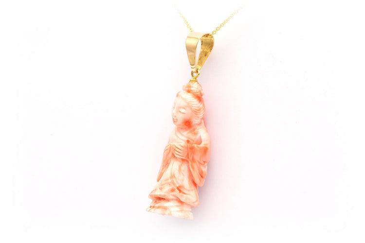 Pendentif Pendentif asiatique 1950 en or jaune 18 carats et en corail 58 Facettes 22532