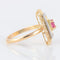Bague 50 Bague or jaune, rubis, motifs "arabesques" 58 Facettes