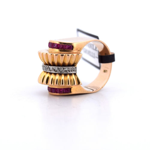 Bague 53 Bague vintage en or jaune 18 kt avec rubis carrés et diamants 58 Facettes