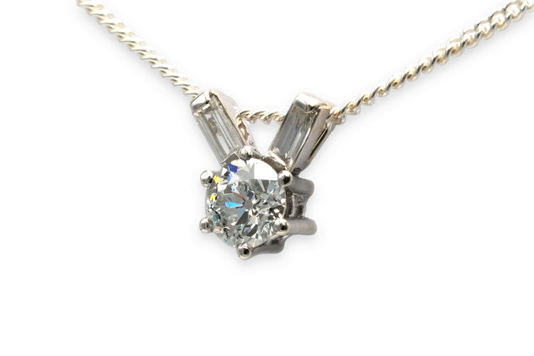 Hänge från 70-talet infattat med diamanter i 18 karat vitt guld 