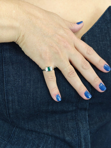 Bague 53 Bague en or avec émeraude et diamants 58 Facettes AO-0006