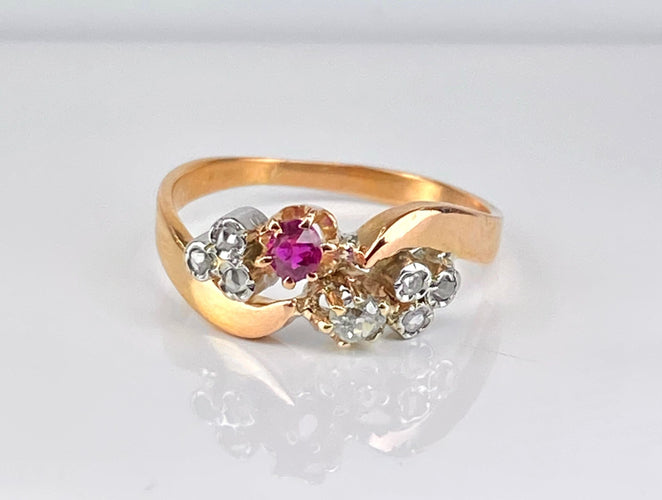 Bague 49 Bague en or 18 carats en diamants et rubis, époque 1900 58 Facettes AB490