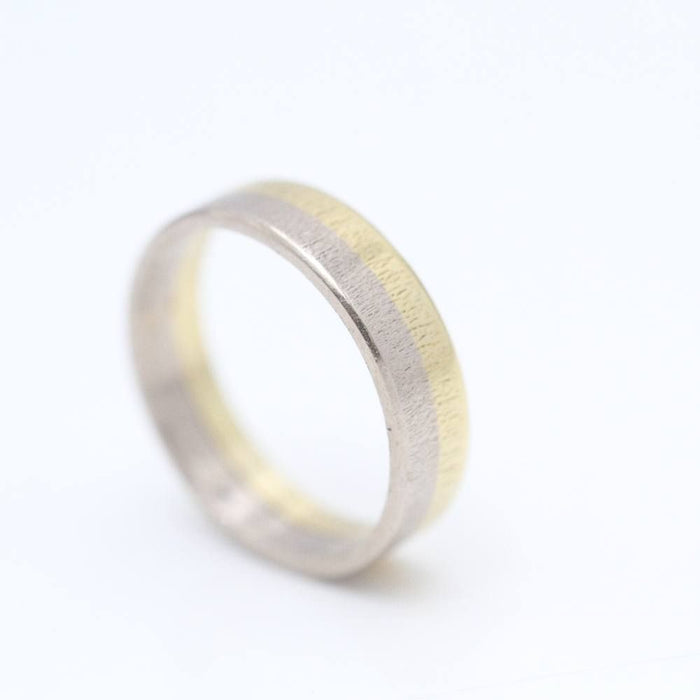 Two-tone gold wedding ring