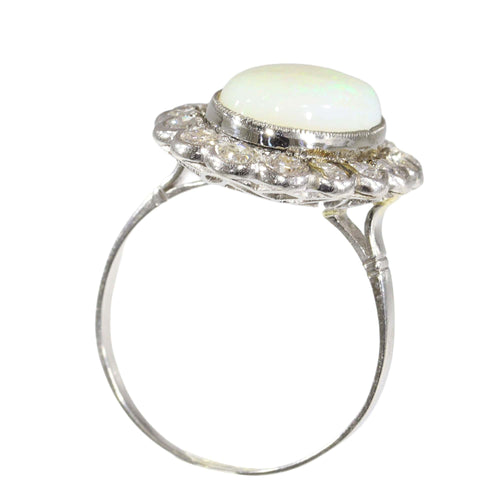 Bague 60 Élégance classique : le charme intemporel d’une bague en opale vintage des années 1950 58 Facettes 17226-0017