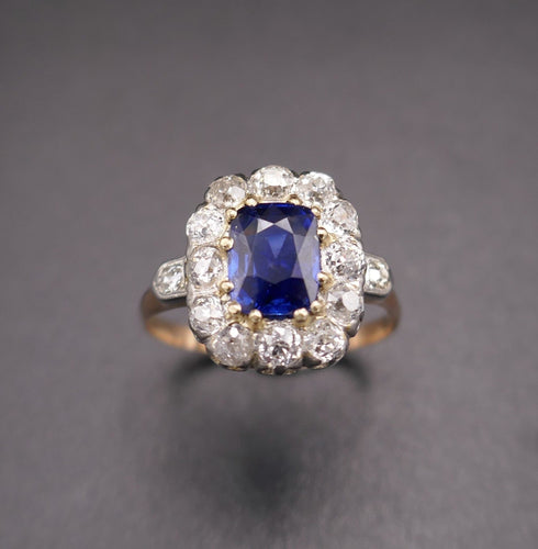 Bague 53 Bague ornée d'un saphir et diamants, or jaune et platine 58 Facettes C31-07