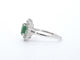 Bague 54 Bague entourage en or blanc avec émeraude et diamants 58 Facettes 2347