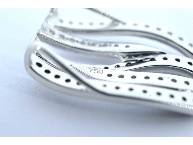 Pendentif Pendentif design en or blanc avec diamants taille brillant 58 Facettes 2242