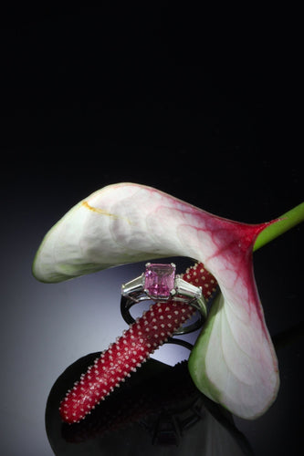 Bague 56 Teintes roses et platine : la beauté classique d'une bague de fiançailles vintage 58 Facettes 21162-0447