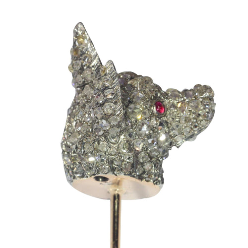 Montre Le meilleur ami du gentleman : épingle à cravate antique en forme de tête de chien sertie de diamants et de rubis 58 Facettes 22112-0167