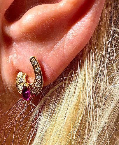 Pár náušnic ze žlutého zlata a diamantů 