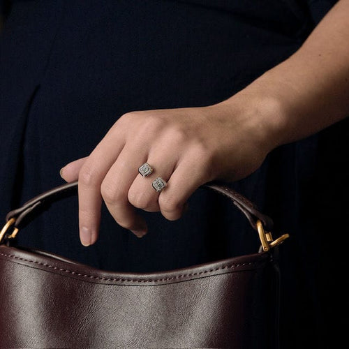 Bague 57 Bague en or blanc 18 carats sertie de deux diamants baguettes 58 Facettes 58_f55