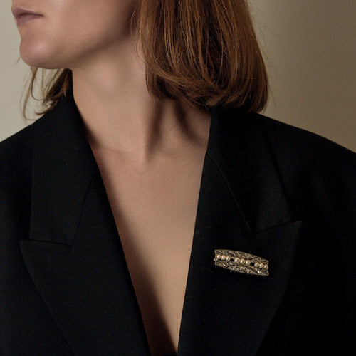 Broche Broche Art Déco en or gris, diamants et perles 58 Facettes LJ25-354