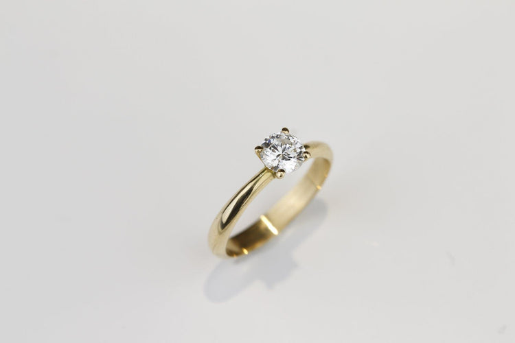 Bague 57 Solitaire Or jaune Diamant 58 Facettes