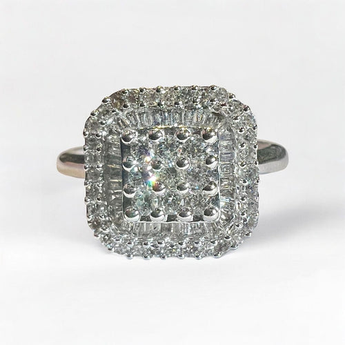 Bague 56 bague en or blanc 18ct sertie d'un pavage de diamants 58 Facettes 4925 A