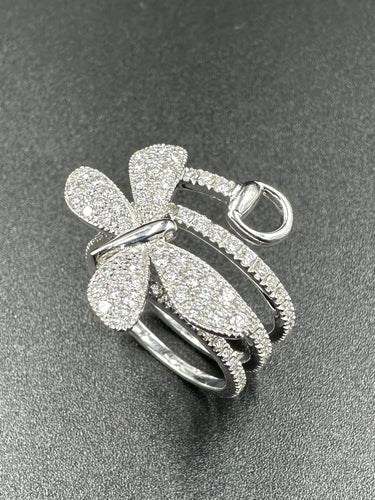 Bague 55 GUCCI. Collection "Flora", bague en or blanc 18K et diamants 58 Facettes