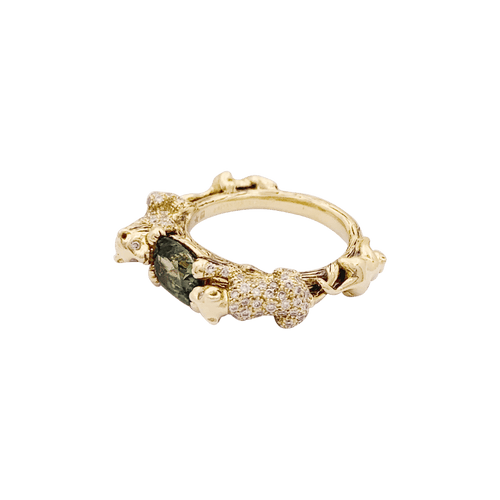 Bague 54 Bague Bibi Van Der Velden "Family Crest Lion" or jaune, diamants, saphir vert. 58 Facettes 34453