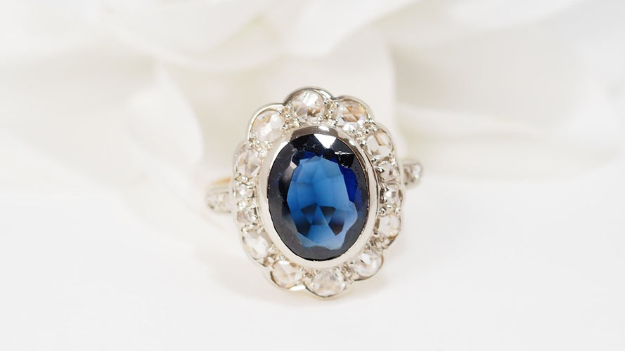 Bague 57 Bague entourage ancienne en or jaune, saphir et roses 58 Facettes 32279