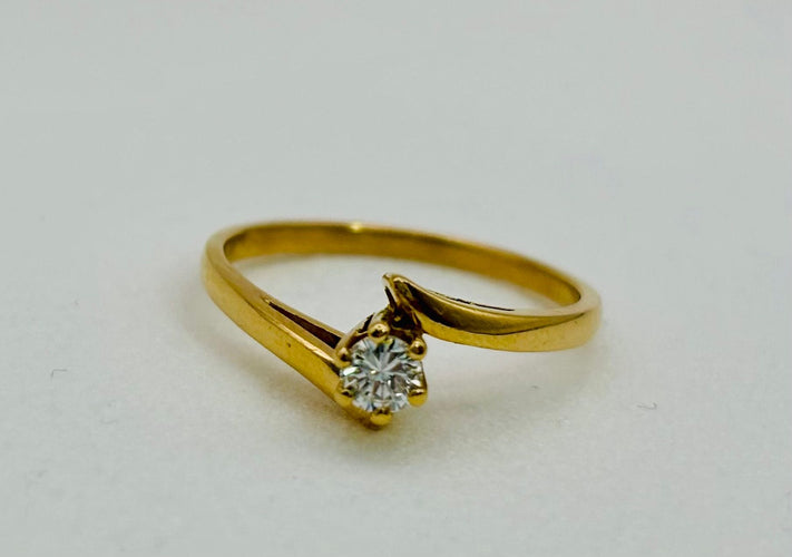 Bague 52 Bague solitaire en or jaune avec diamant taille brillant 58 Facettes 50305