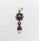 Pendentif Pendentif victorien fleur or jaune et argent, diamants taille roses sur paillon et perle (circa 1880) 58 Facettes A05643