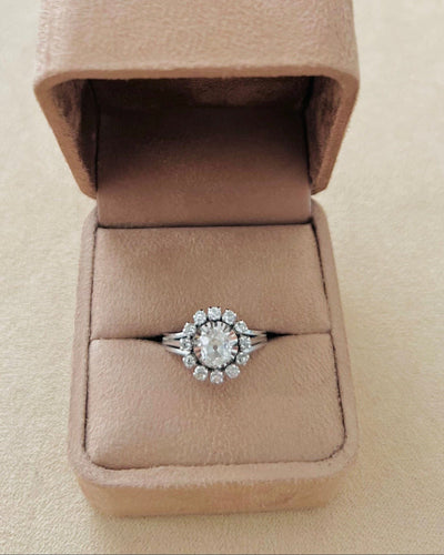 Bague 54 Bague Fleur marguerite sertie de diamants en or blanc 18 carats 58 Facettes