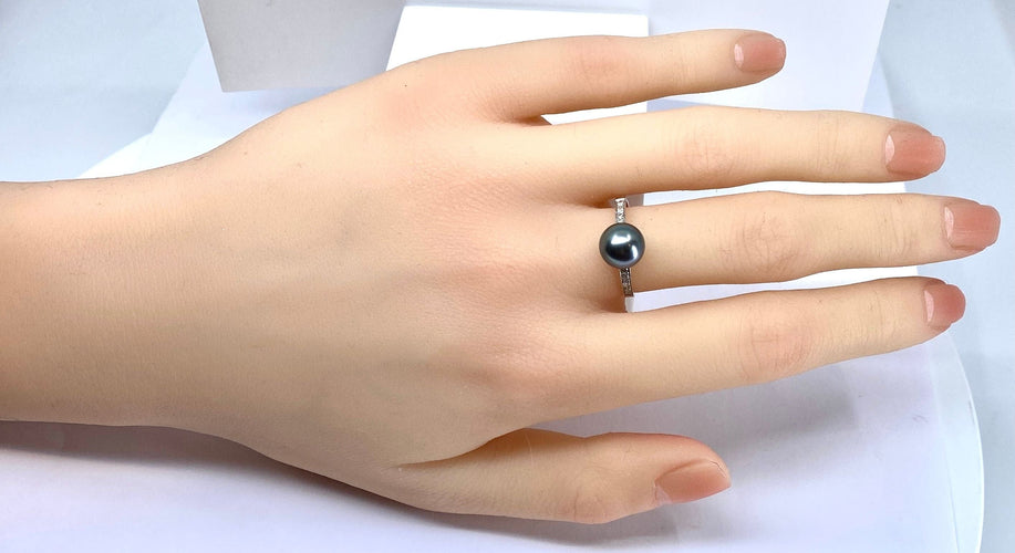 Bague 53 Bague en or blanc, perle de Tahiti et diamants 58 Facettes AB516