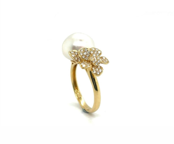 Bague 54 Bague en or jaune, perle de culture et diamant 58 Facettes