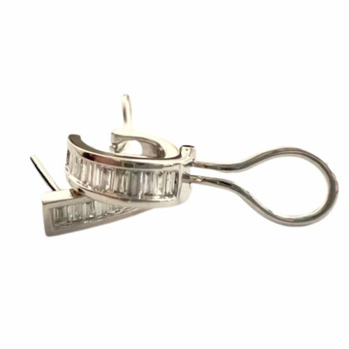 Boucles d'oreilles BOUCLES D'OREILLES AU DESIGN CONTEMPORAIN DU XXE SIÈCLE EN OR 18 KT AVEC DIAMANTS 58 Facettes Q265B(100)