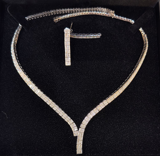 Boucles d'oreilles Collier rivière de diamants et boucles d’oreilles or blanc 18 carats 58 Facettes
