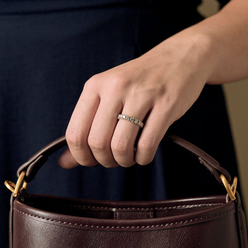 Bague 51.5 Alliance américaine en or blanc et diamants 58 Facettes COG04962