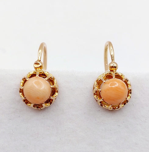 Boucles d'oreilles Dormeuses antique or rose 18k cabochon de corail (circa 1900) 58 Facettes A06119