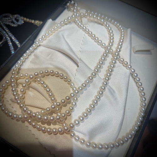 Collier Sautoir en perles de culture Akoya Tasaki – 120 cm – Certificat (2009) 58 Facettes 8059A